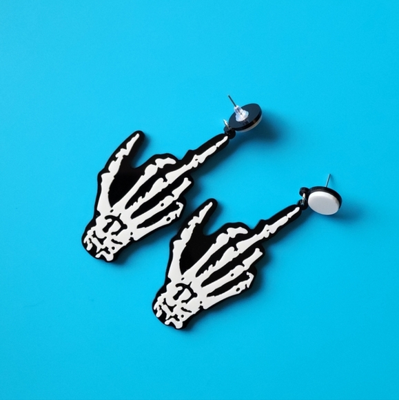 Skeleton Middle Finger Hanging Earrings Gothic Skull Hand New - Picture 4 of 4